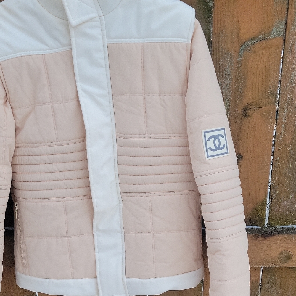 Authentic Vintage Chanel Quilted Two-Tone Ski Jacket Euro size 38 - Picture 3 of 16